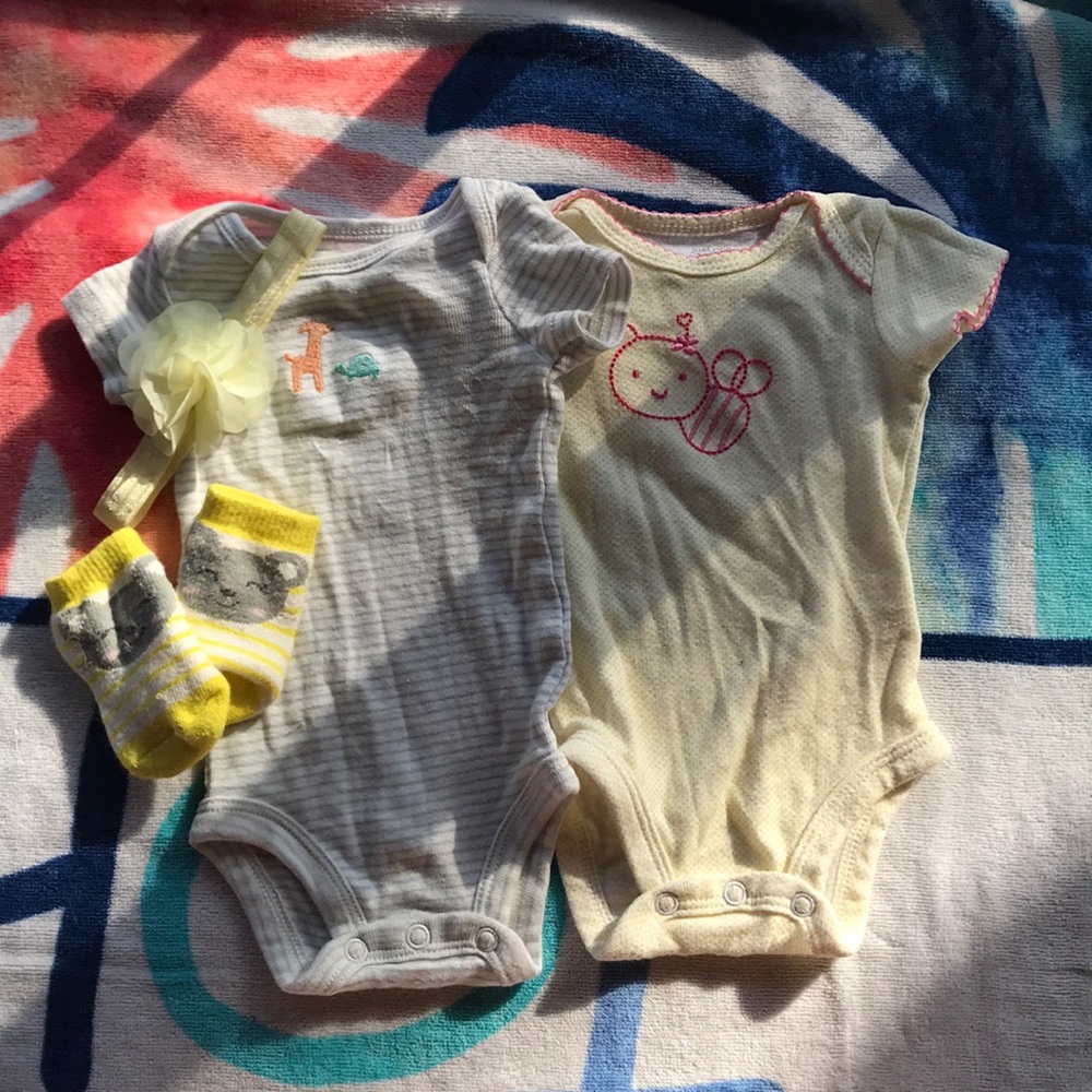 Too baby outfits with hair bow and socks